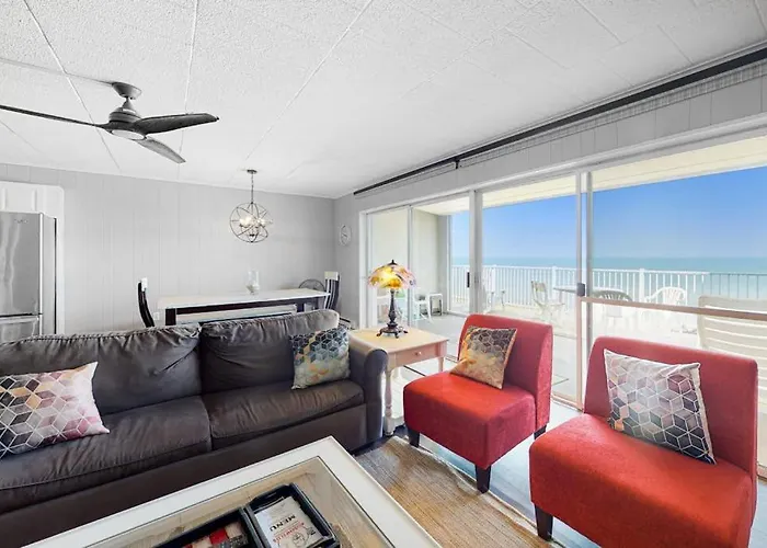 Oceanfront Calypso With Ocean View Balcony Wifi Laundry & Shared Pool *