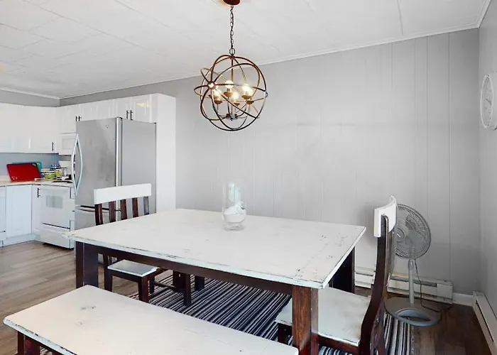 Oceanfront Calypso With Ocean View Balcony Wifi Laundry & Shared Pool