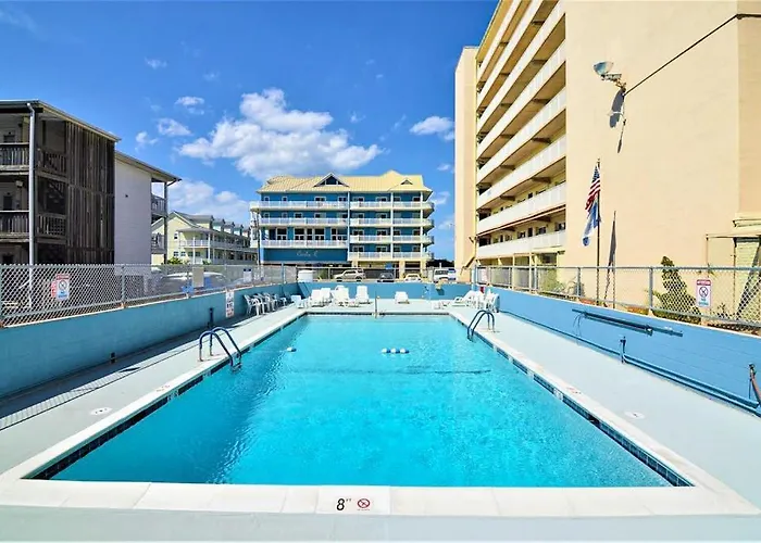Oceanfront Calypso With Ocean View Balcony Wifi Laundry & Shared Pool