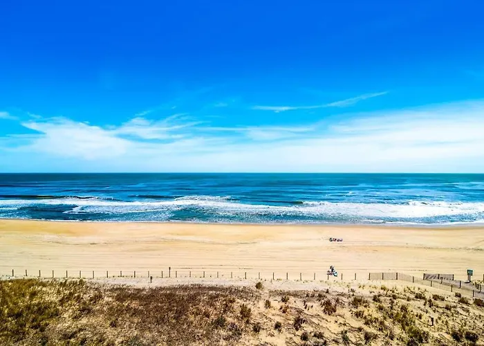 Oceanfront Calypso With Ocean View Balcony Wifi Laundry & Shared Pool Holiday home